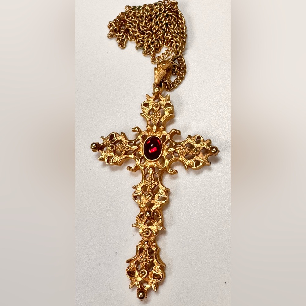 Vintage Gold Tone Avon Red Cabochon Cross Pendant Necklace Jewelry Gothic